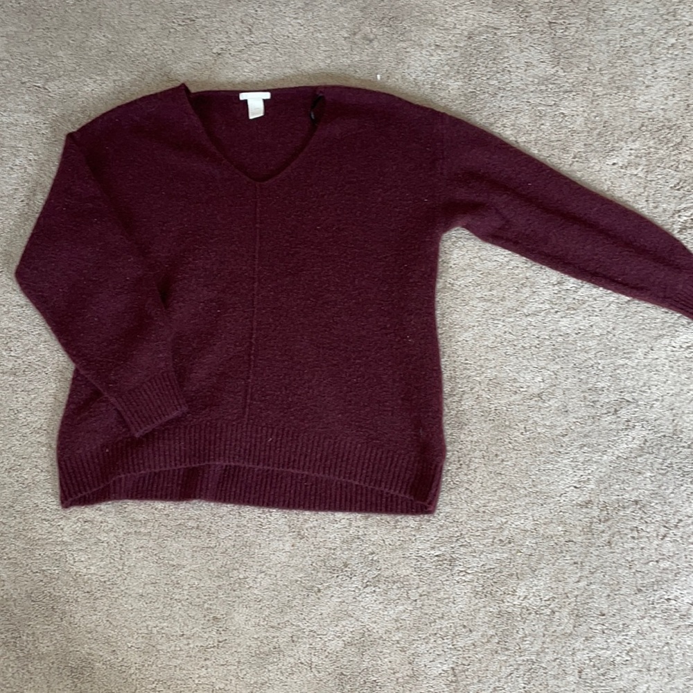 H&M Women’s V-Neck Burgundy Sweater